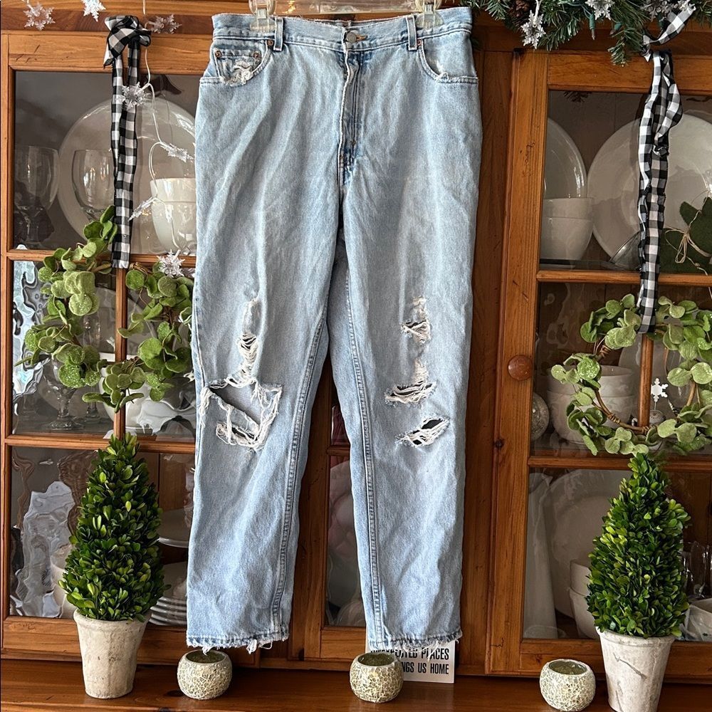 Vintage 550 Levi's 100% Cotton Light Wash Distressed High Rise Jeans